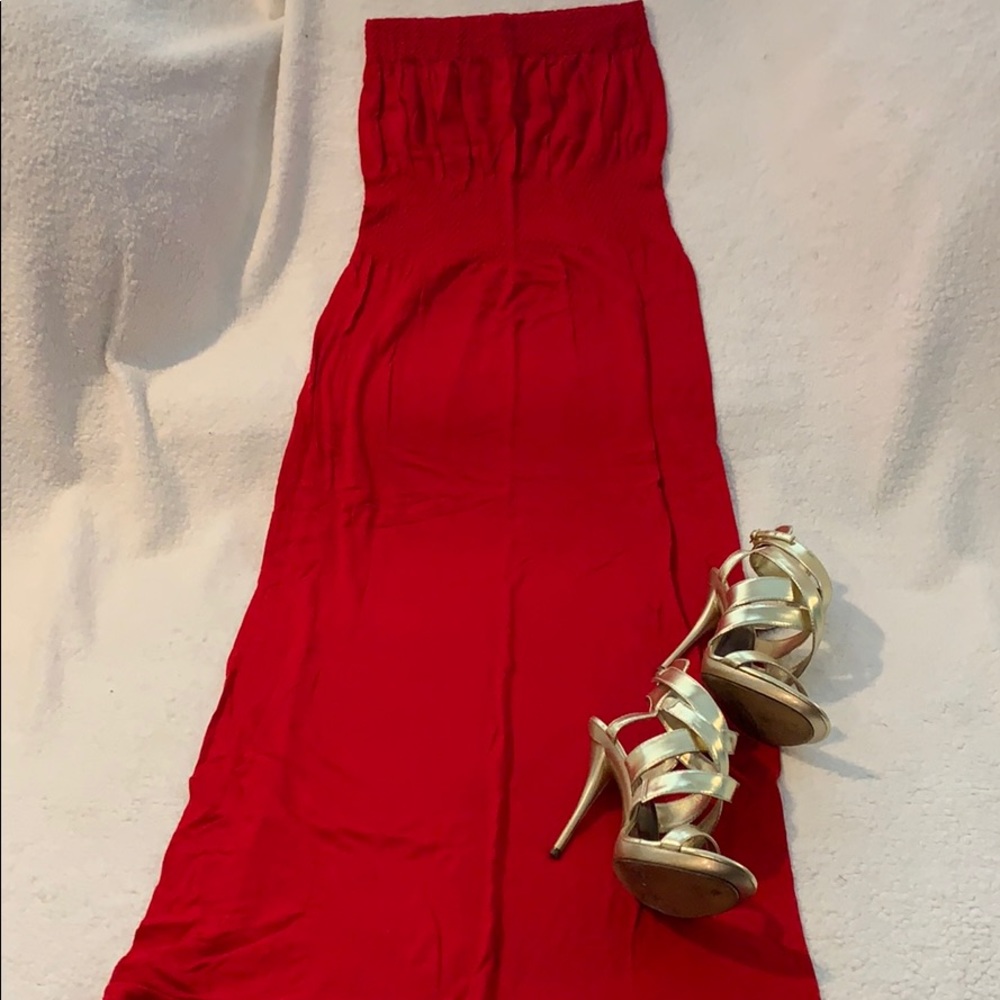 Super comfy tube maxi dress. Size small